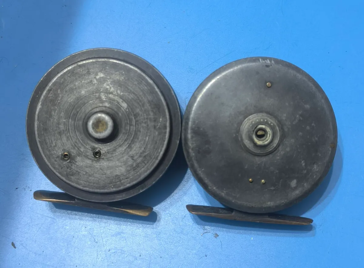 Pair of vintage fly reels 3 1/8" diameter - Image 2
