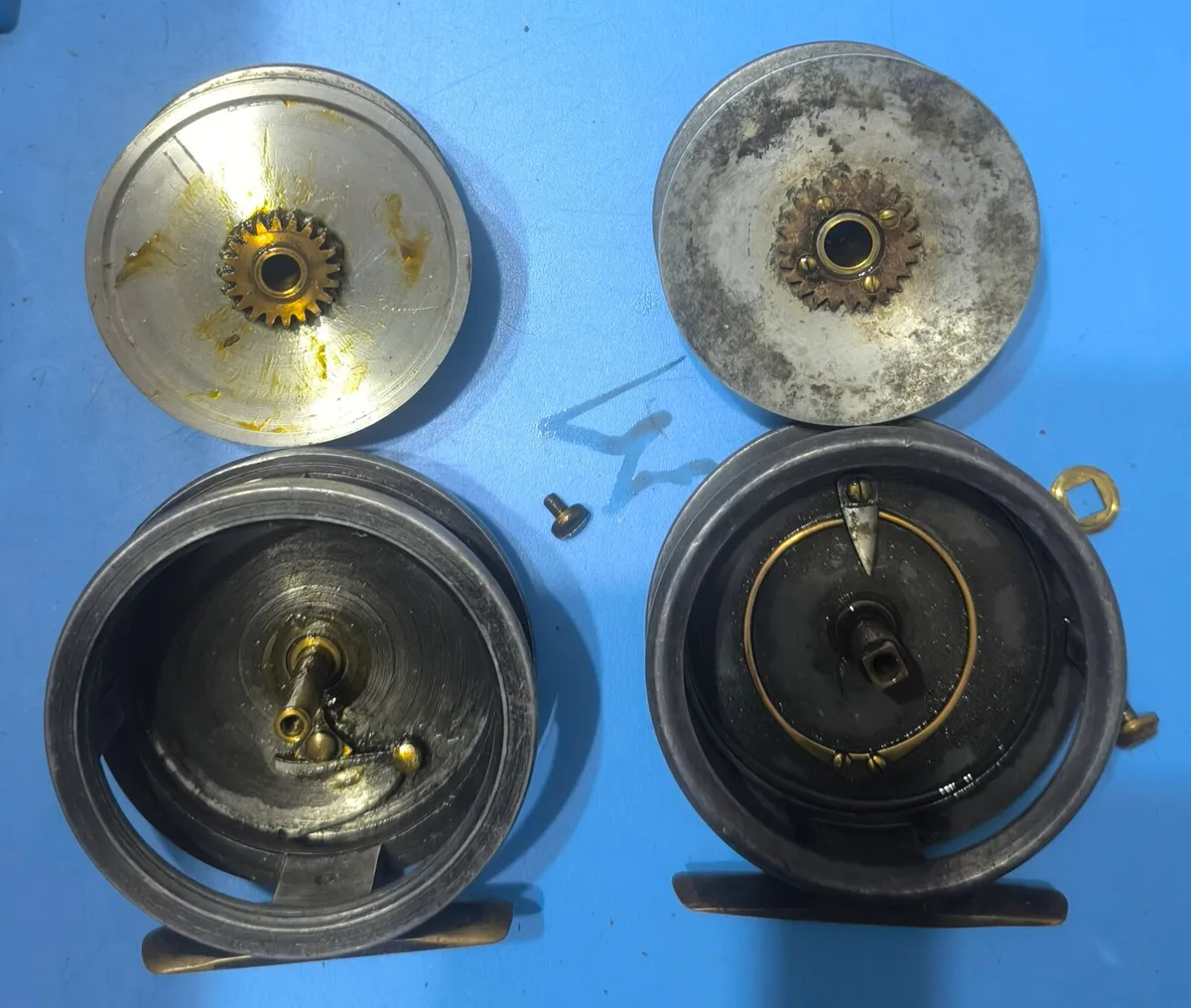 Pair of vintage fly reels 3 1/8" diameter - Image 4