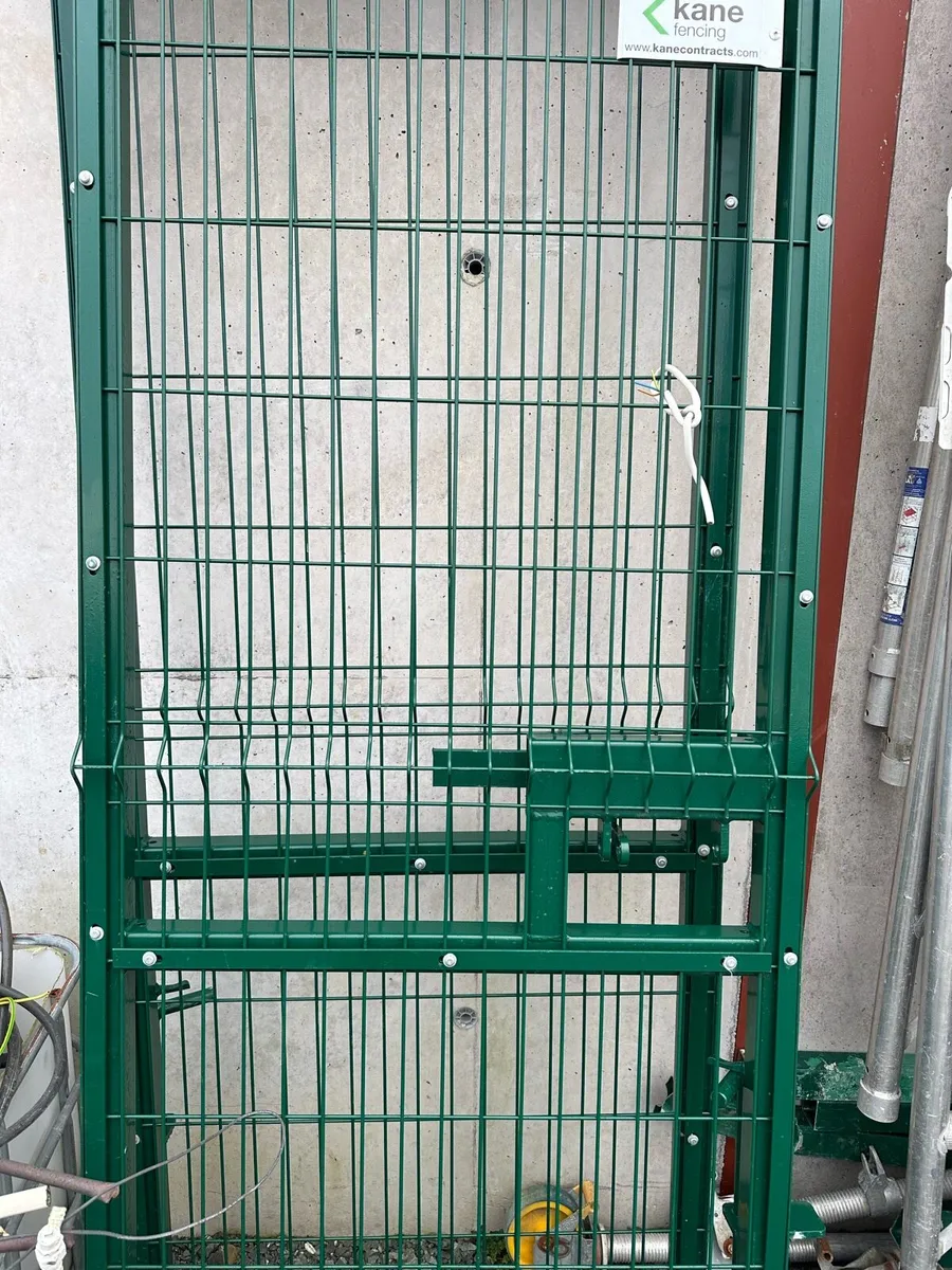 Double gates 1800 x 1800