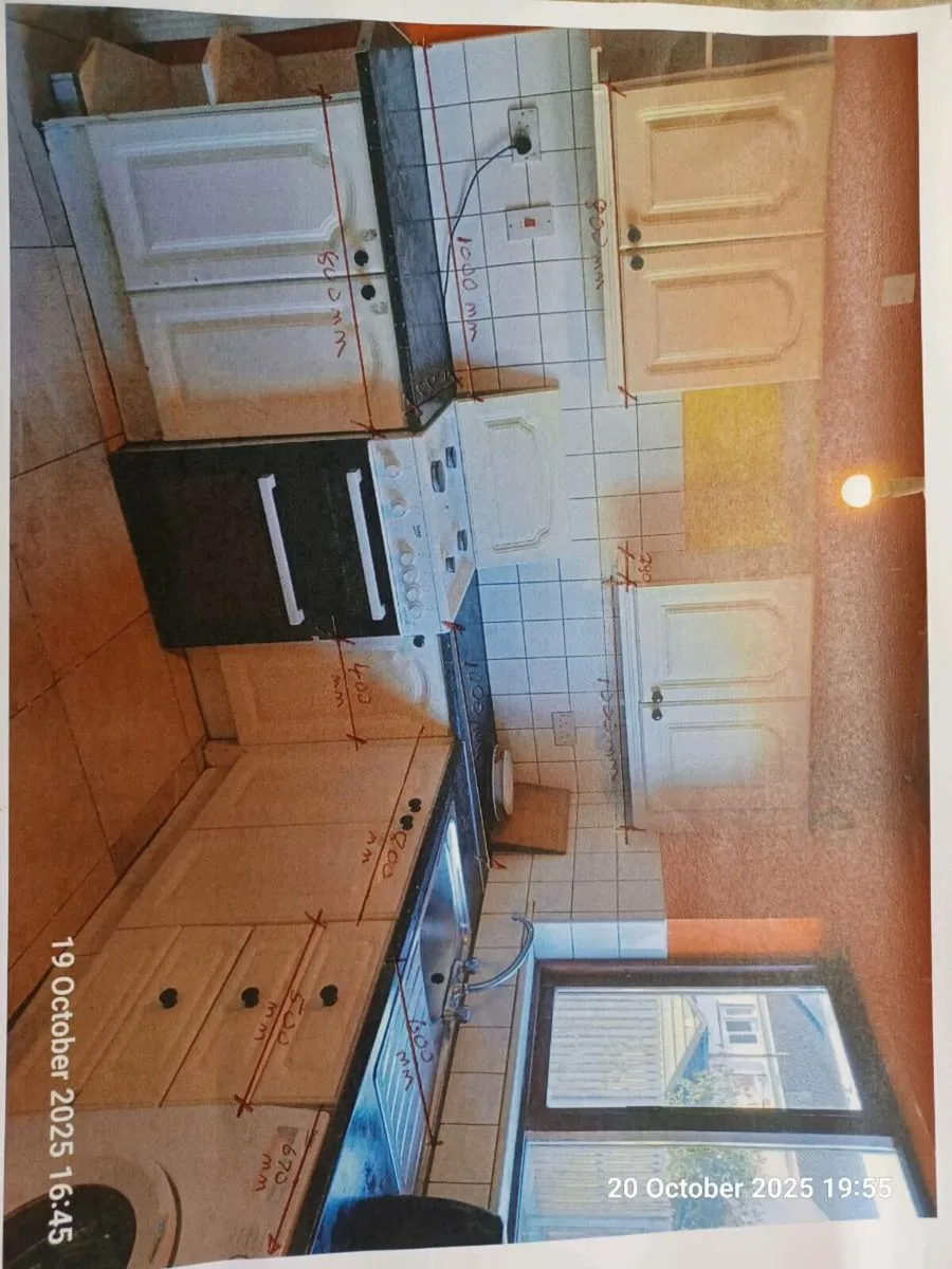 Fitted kitchen - Image 2
