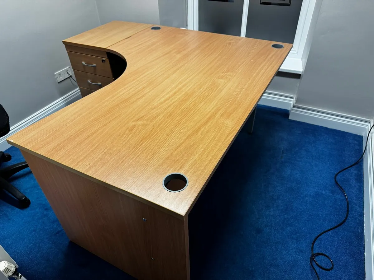 Office desk with pedestal - Image 1