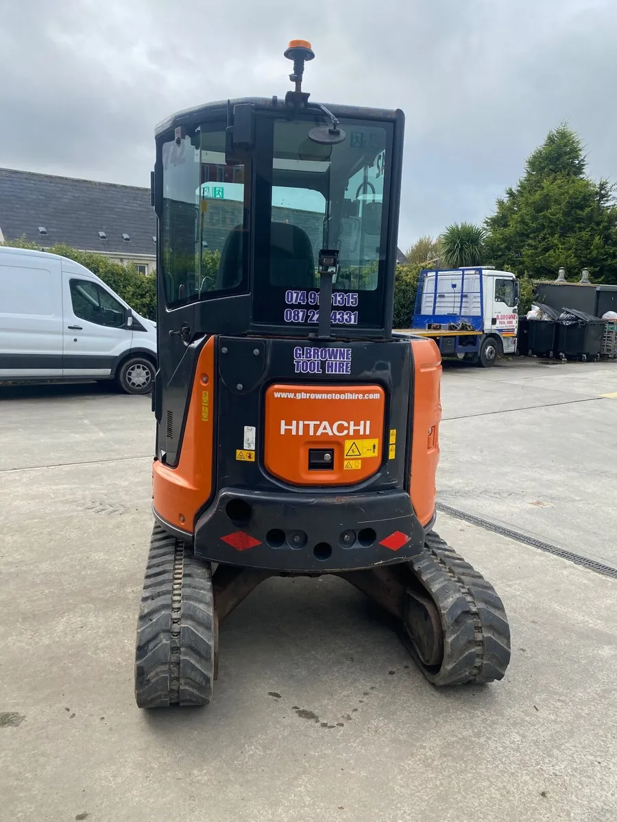 Hitachi 33u mini digger - Image 4