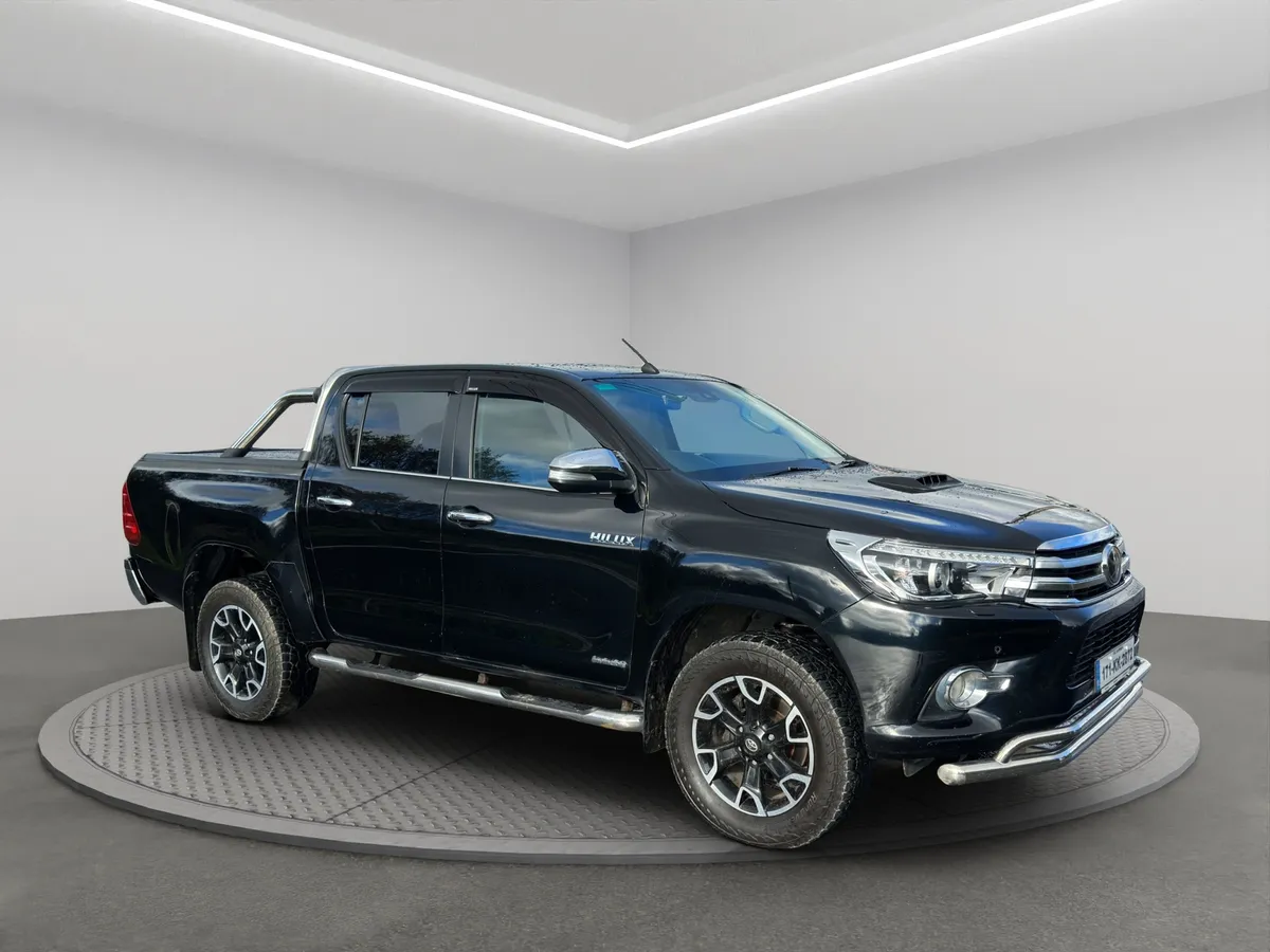 2017 Toyota Hilux Invincible x - Image 1