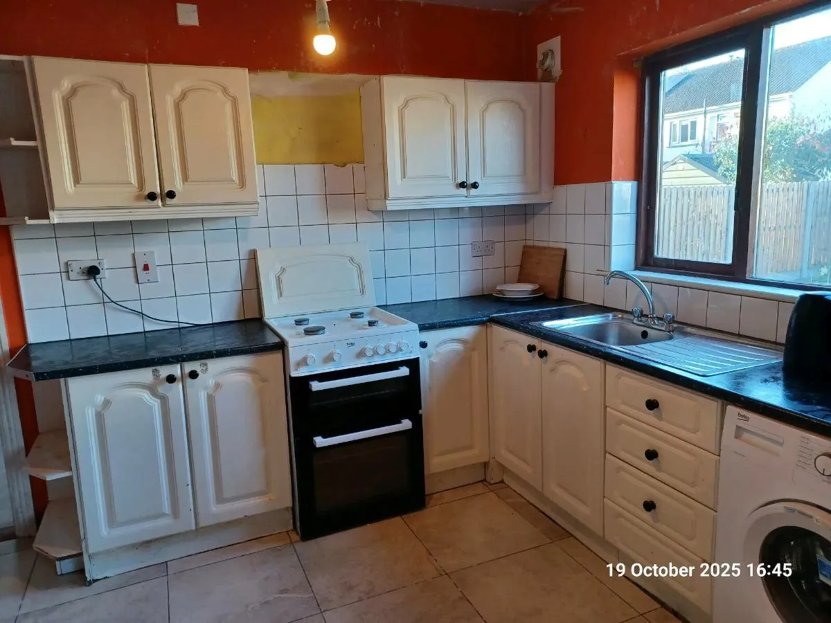 Fitted kitchen - Image 1