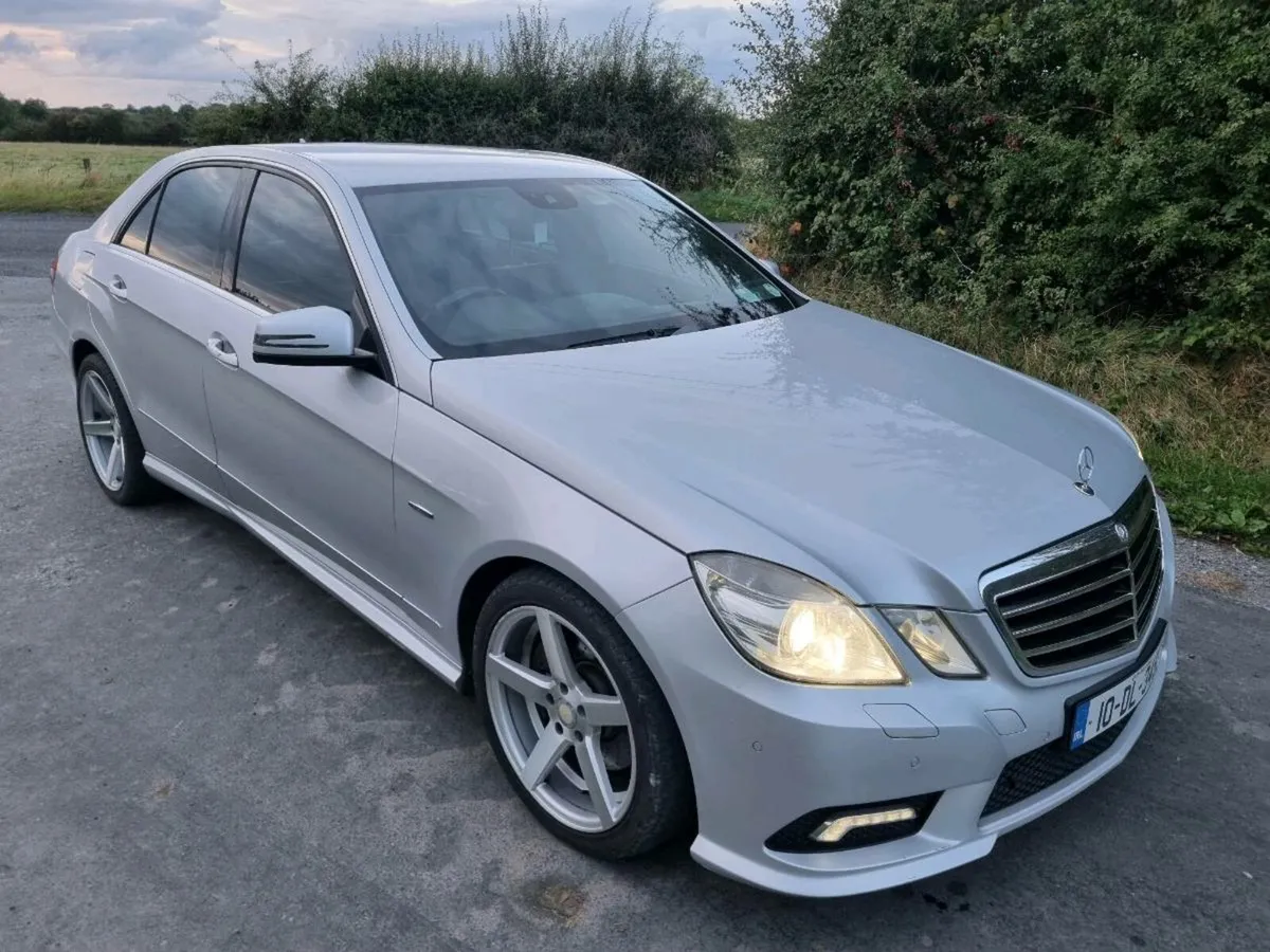 2010 Mercedes E - Image 3