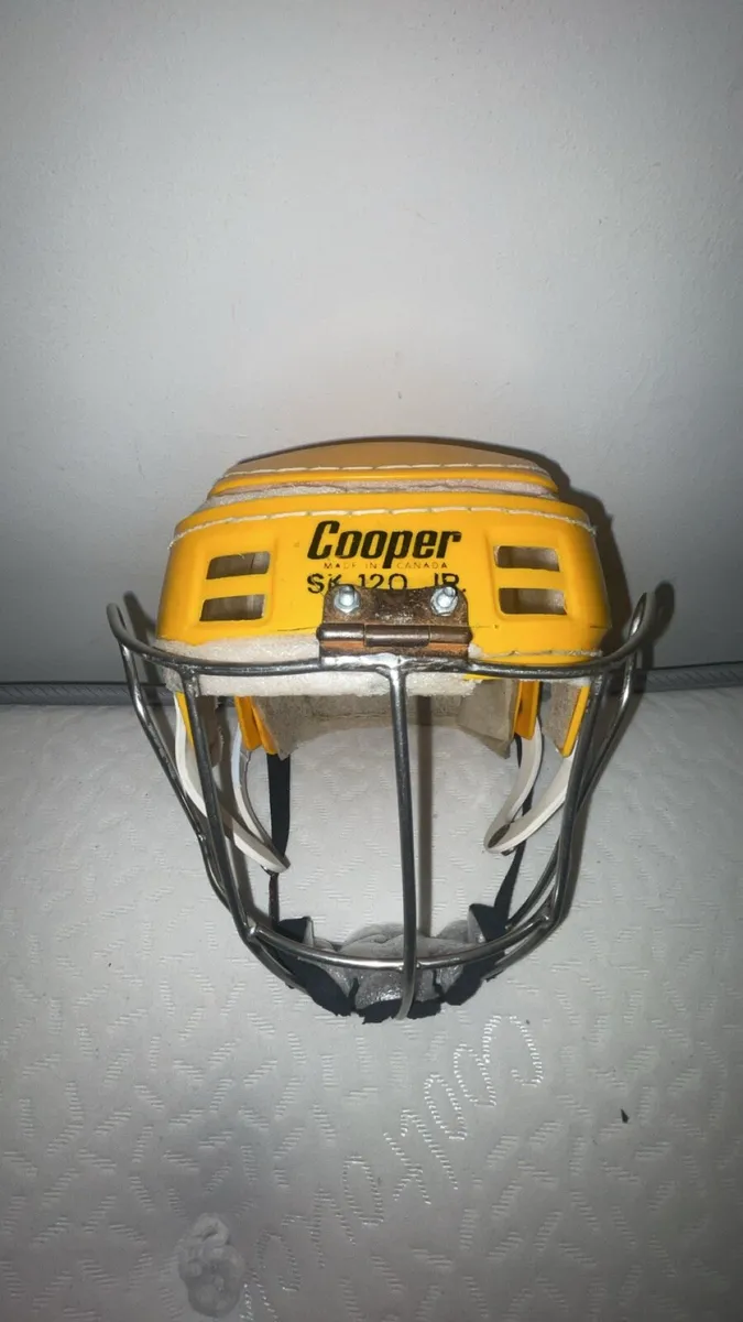 Oldstyle cooper hurling helmet 🚨swaps🚨 - Image 1