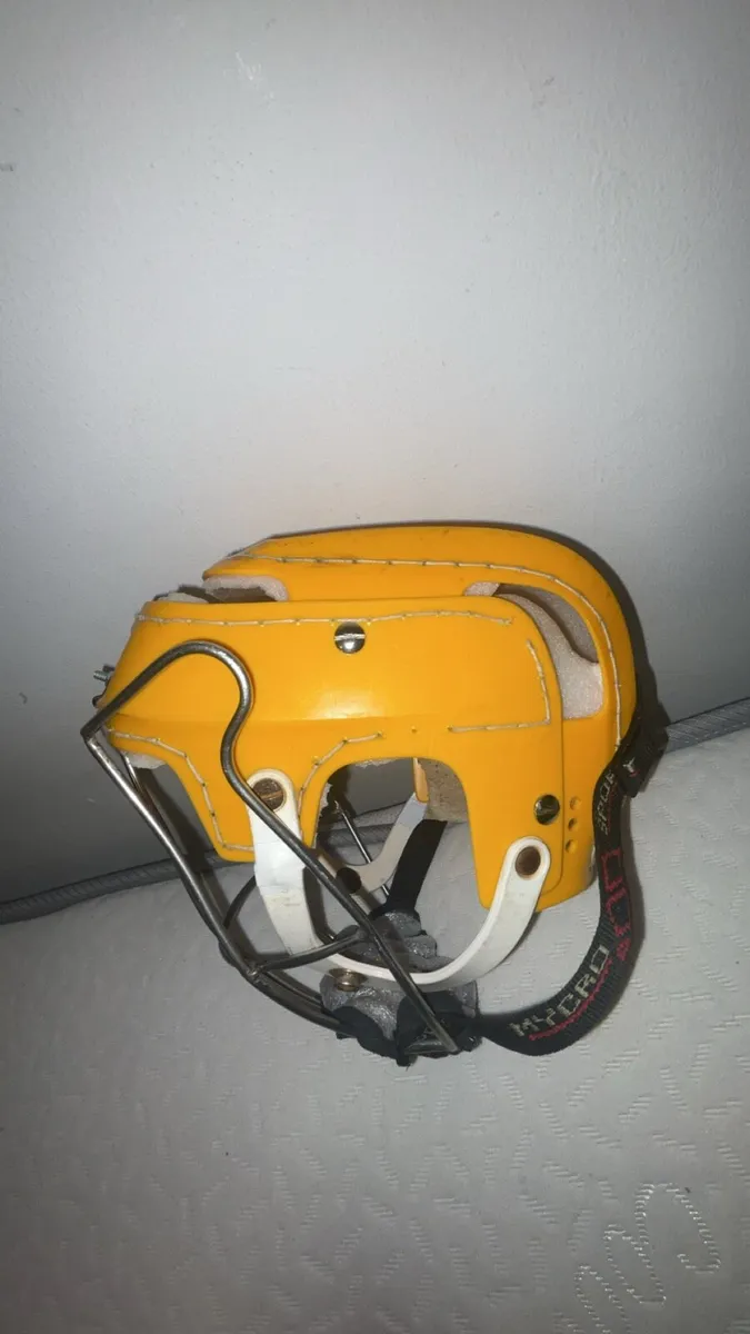 Oldstyle cooper hurling helmet 🚨swaps🚨 - Image 2