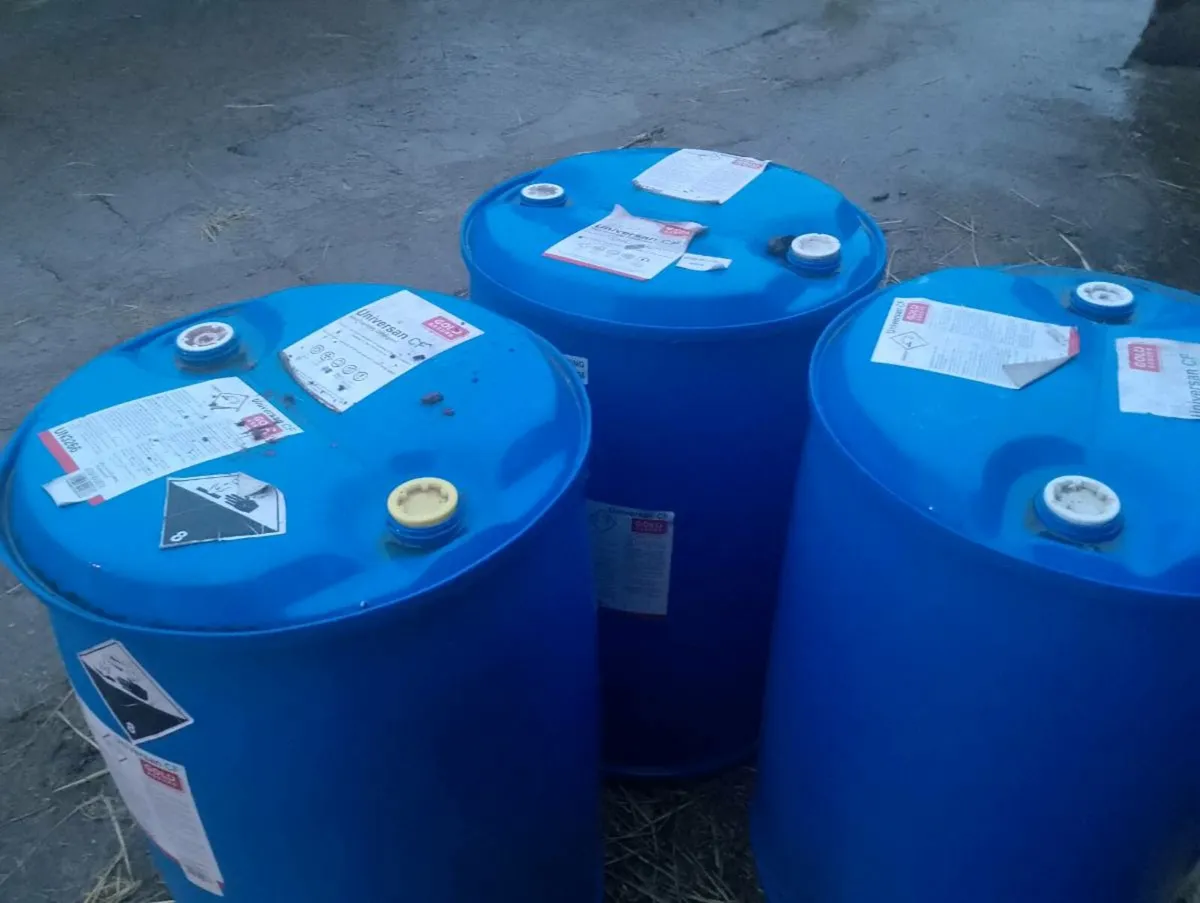200 litre barrels for sale - Image 1