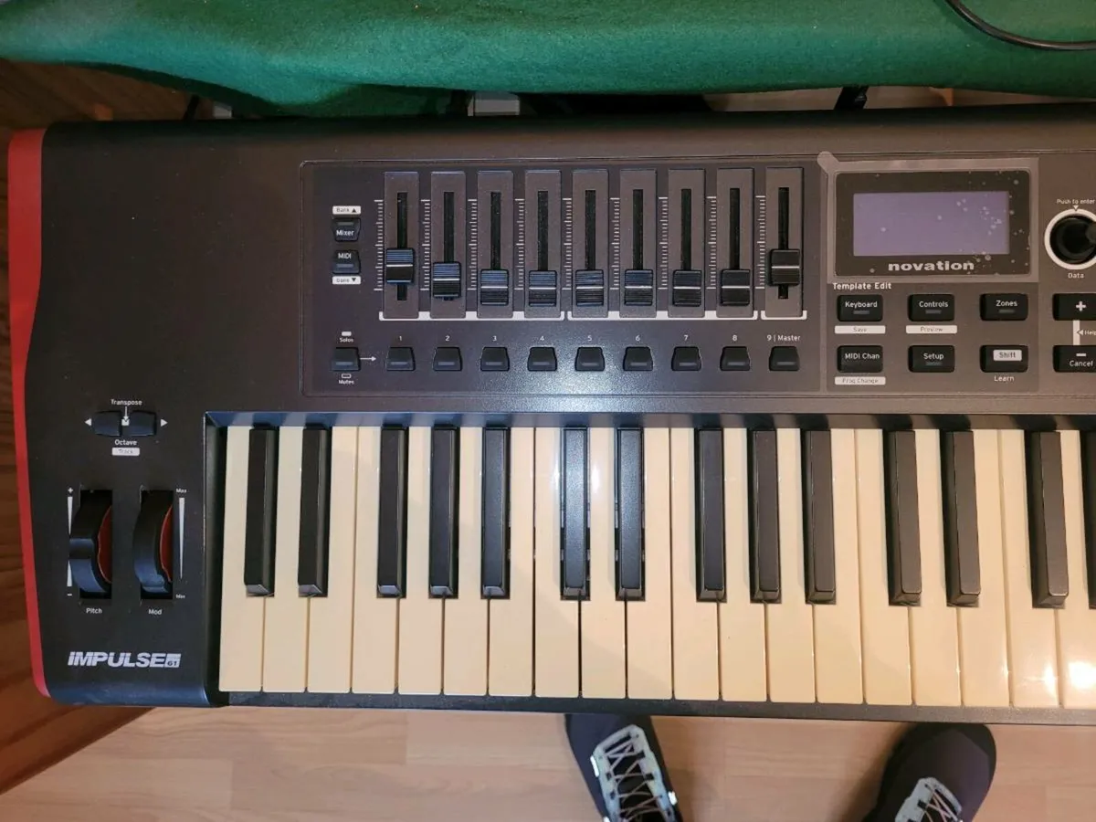Novation Impulse 61 Piano - Image 3