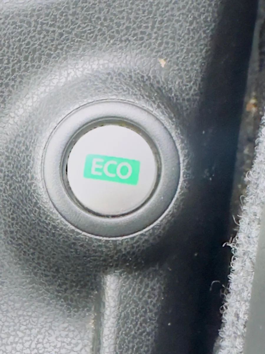 Car - Image 4