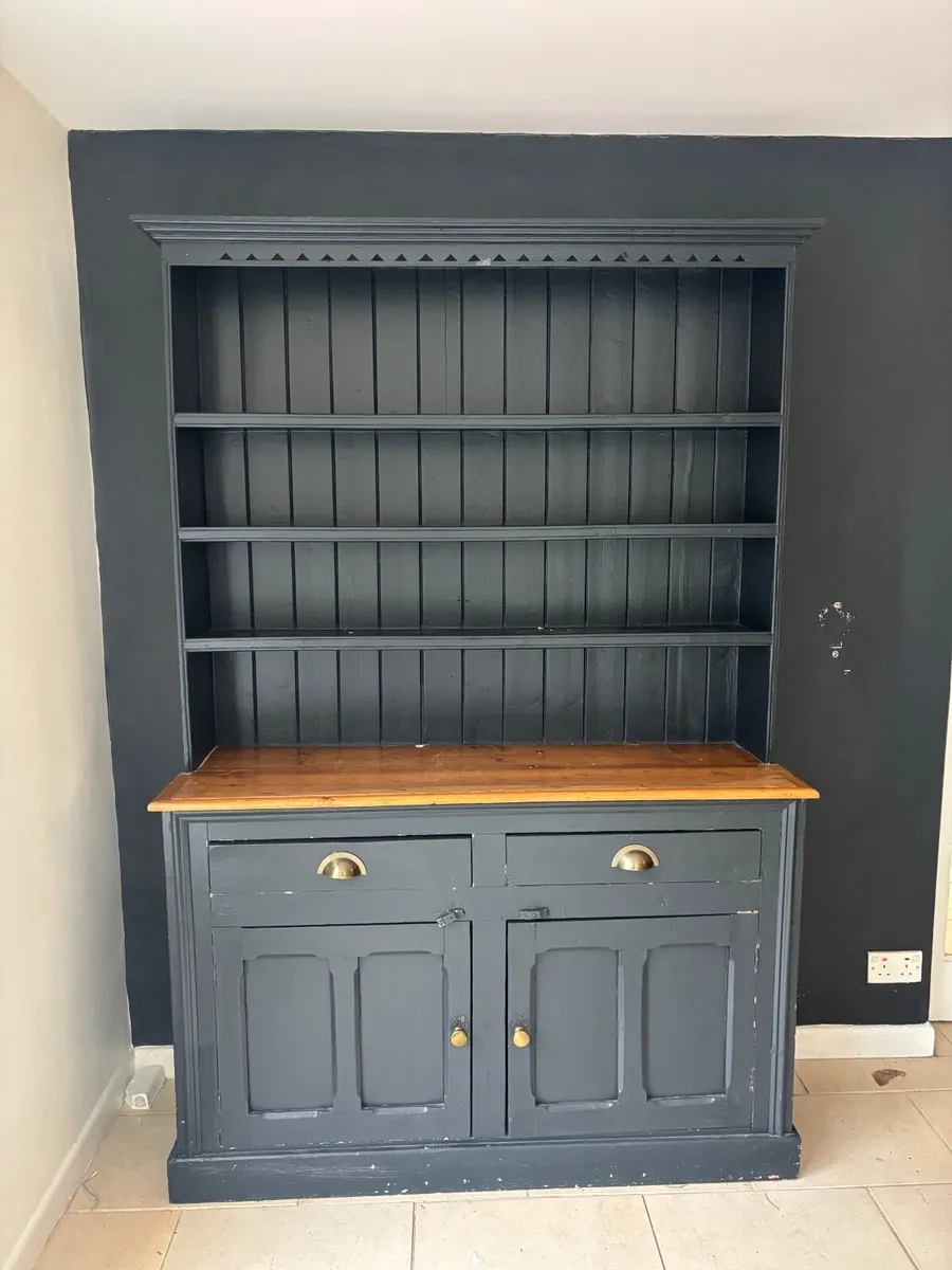 Kitchen dresser / cabinet