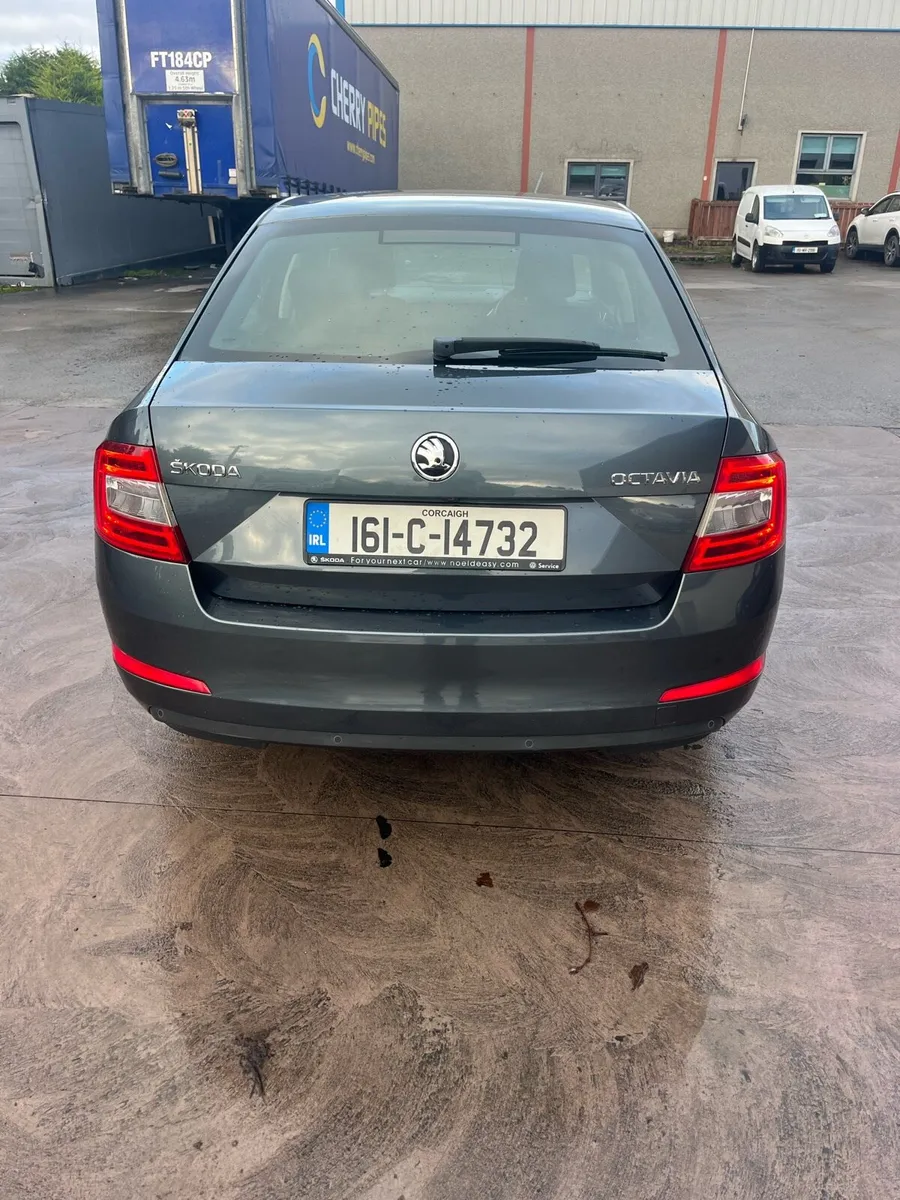 16 skoda Octavia 1.6 tdi - Image 4