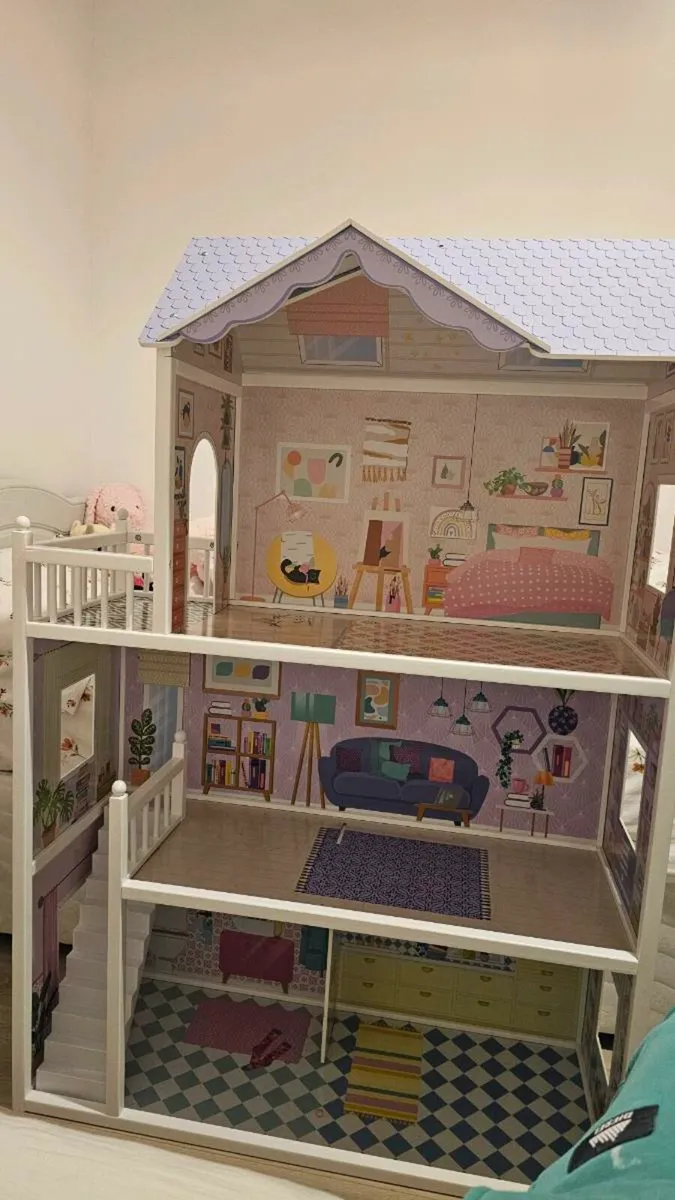 Doll house - Image 2