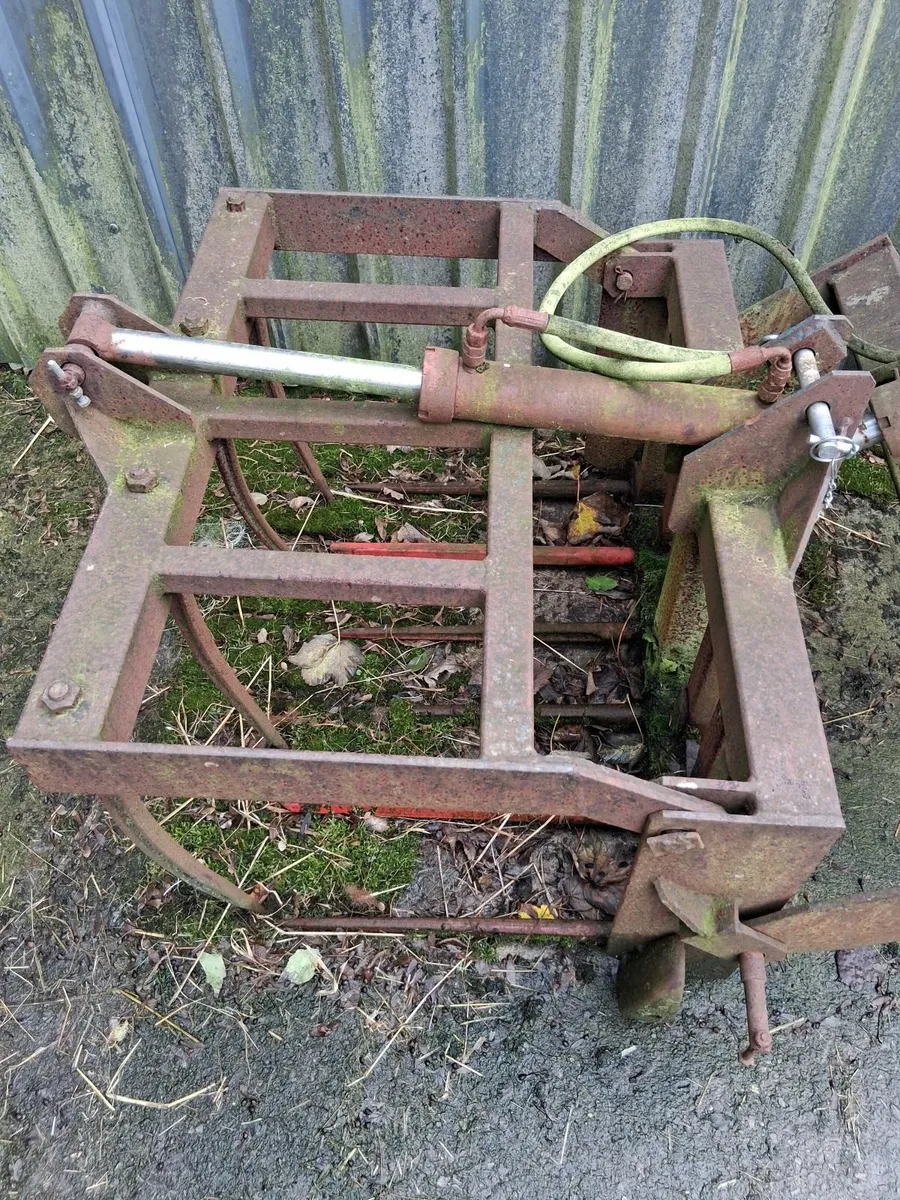 Backend loader for tractor - Image 3