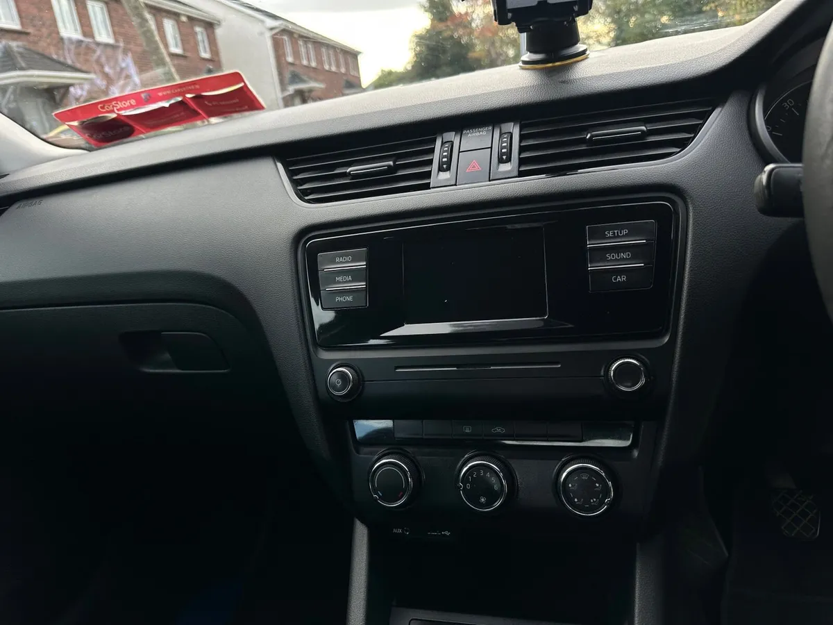 Skoda Octavia 2016 1.2 petrol - Image 4