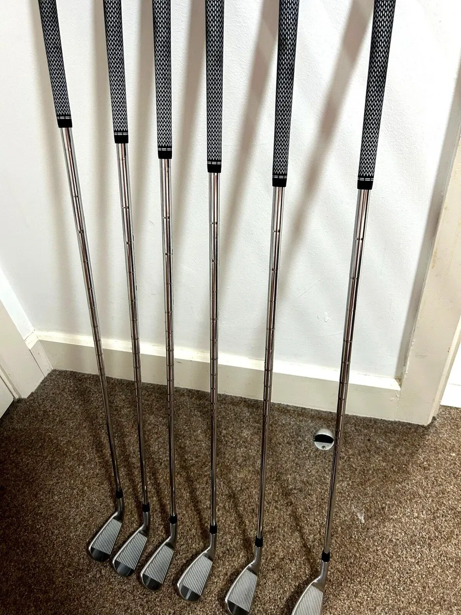 Titleist T200 Stiff Iron Set 5-PW - Near new - Image 2