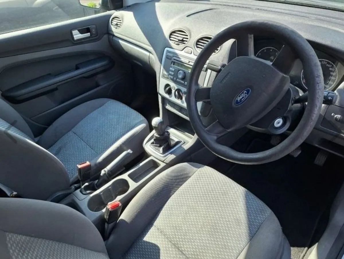 Ford Focus 2006 - Image 2