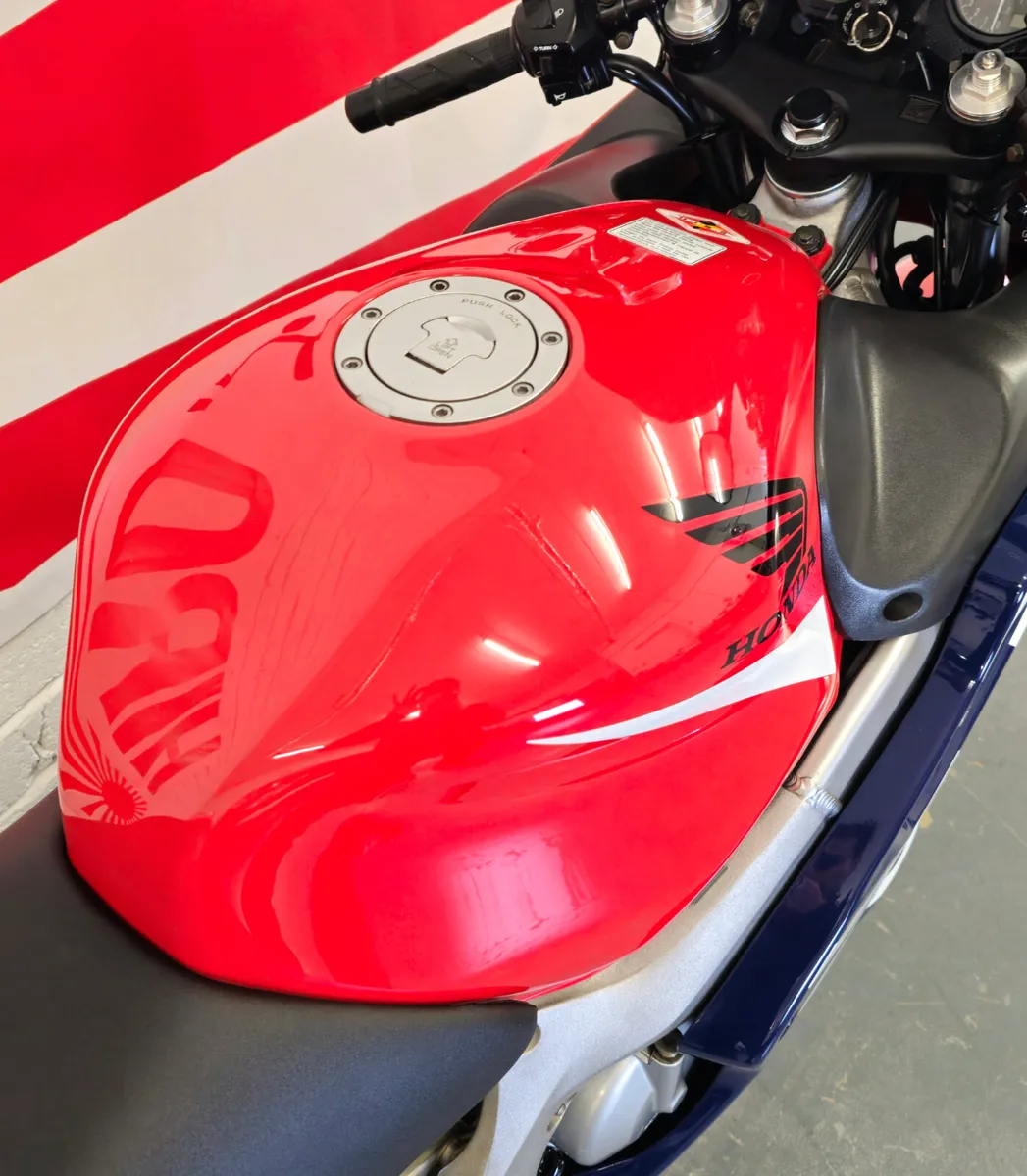 2002 Honda CBR600F PGM-FI - Image 4