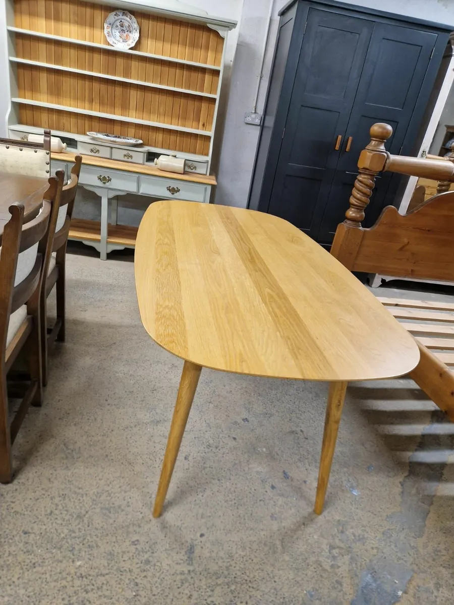 Retro style light solid oak table - Image 3