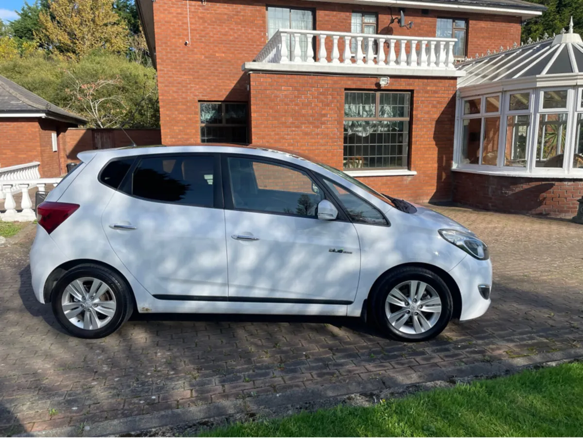 Hyundai ix20 1.4 CRDI STYLE 5DR - Image 3