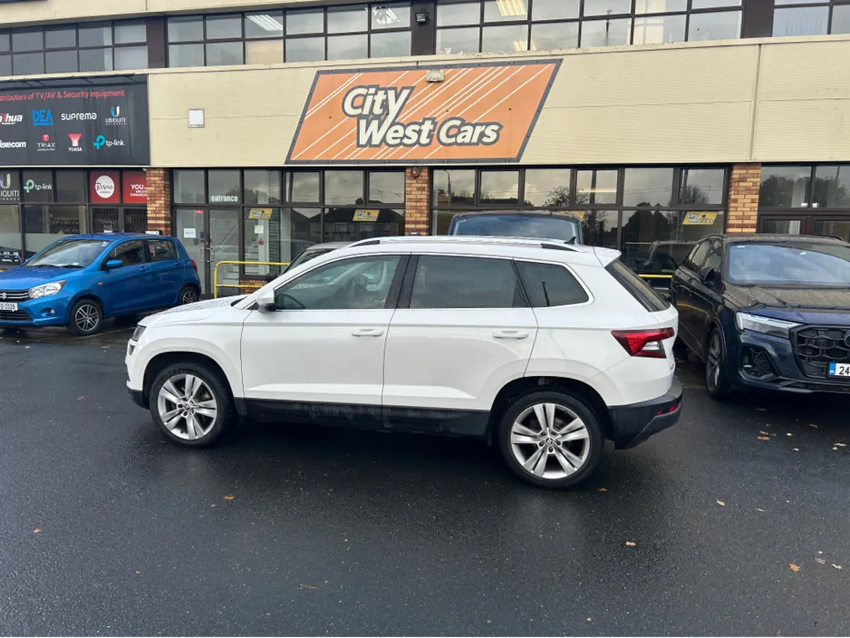 Skoda Karoq AUTOMATIC///ONLY68000KLMS///PANORAMIC - Image 1