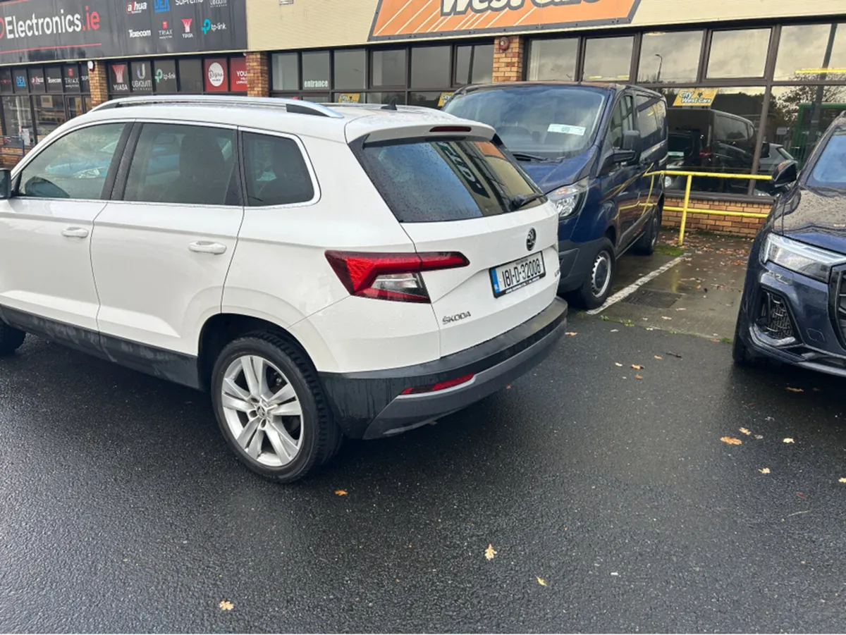 Skoda Karoq AUTOMATIC///ONLY68000KLMS///PANORAMIC - Image 2