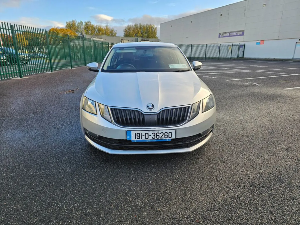 Skoda Octavia 1.6 TDI, AUTOMATIC, FULL HISTORY, NE - Image 3