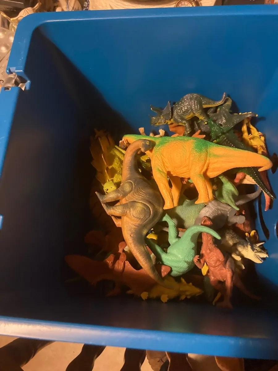 Dinosaurs collection free postage - Image 1
