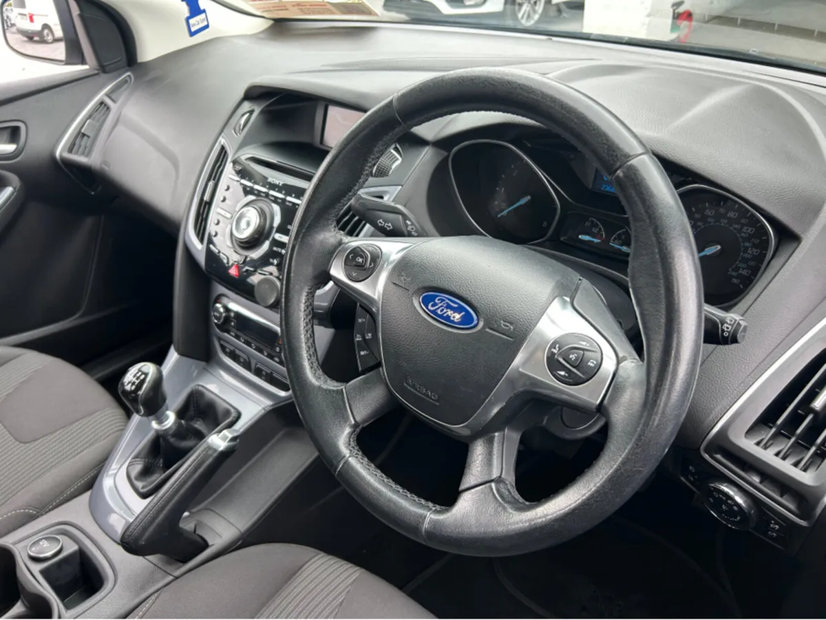 Ford Focus 1.6 TDCI TITANIUM ECONET ECONETIC 103BH - Image 4