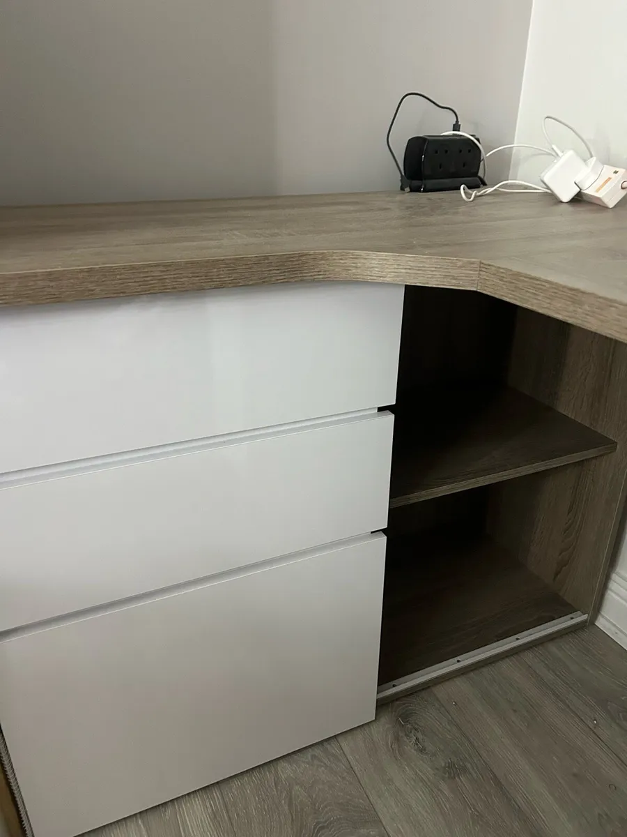 Corner desk - Image 2