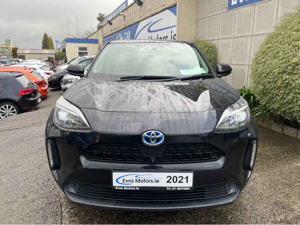 Toyota Yaris Cross Z HYBRID AUTOMATIC 1.5 PETROL / - Image 2
