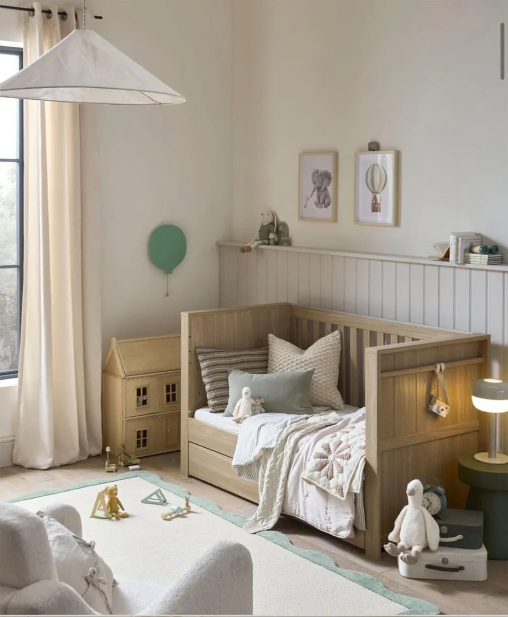 Mamas & Papas Cot bed & Drawers Set - Image 3