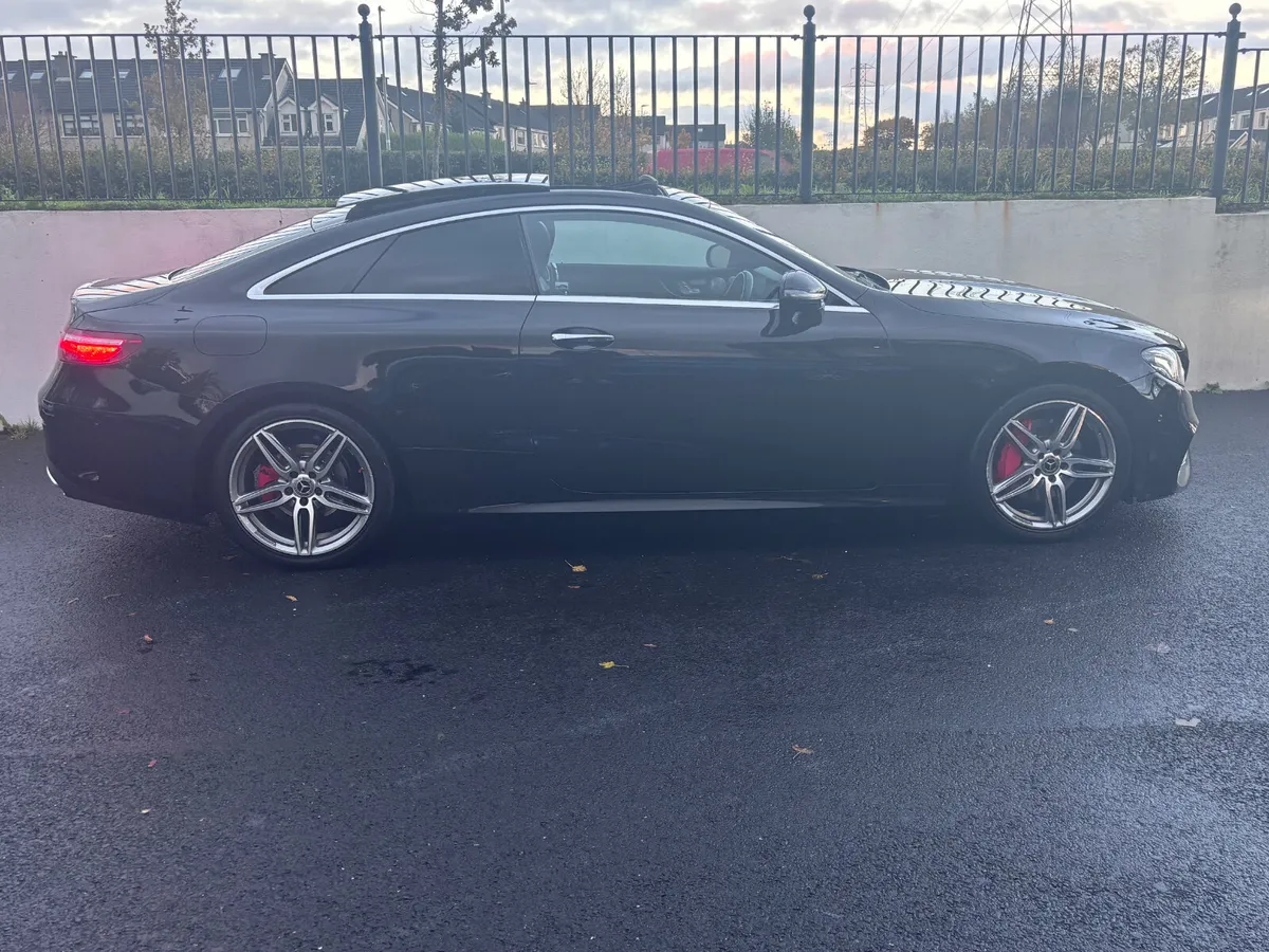 Mercedes-Benz E-Class Coupe // HIGH SPEC - Image 3