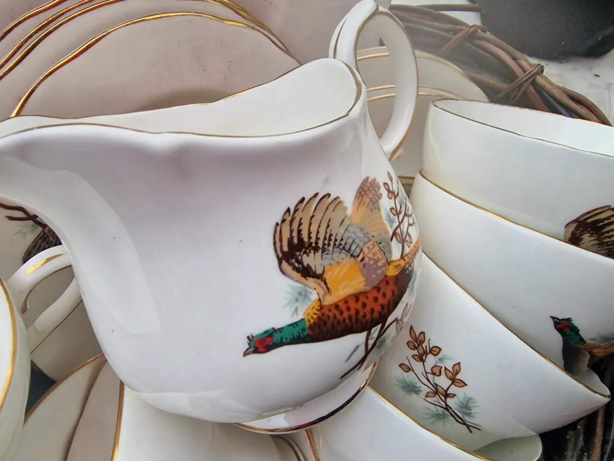 Duchess china tea set . - Image 4