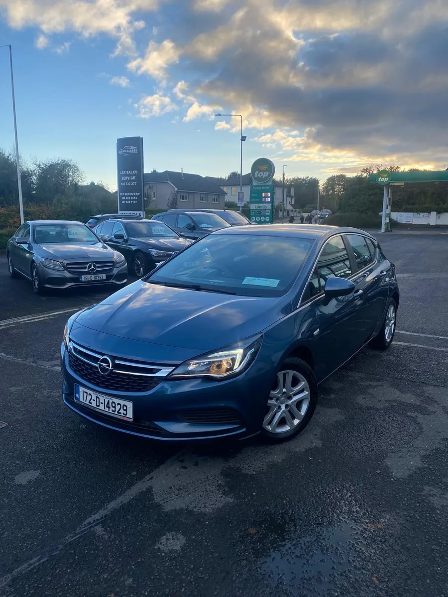 Opel Astra 2017 1.4 petrol - Image 2