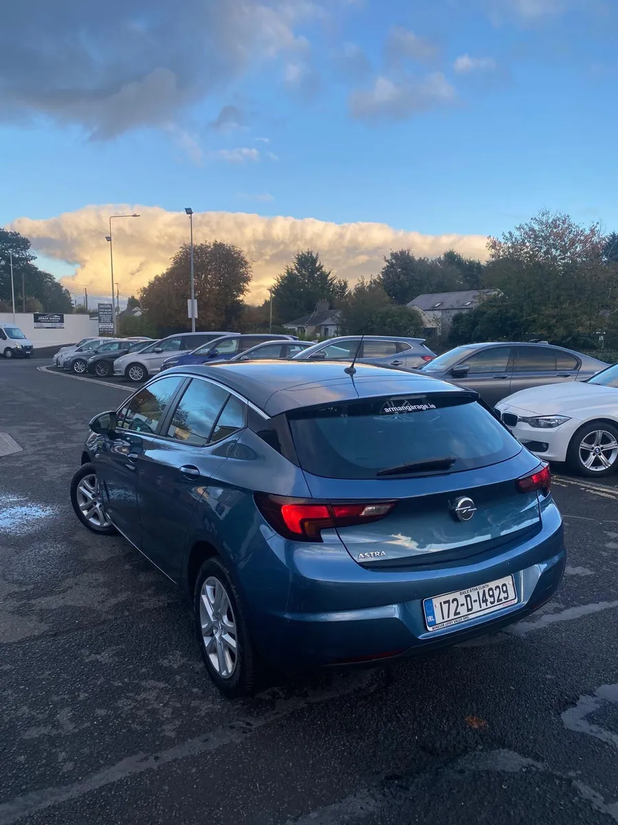 Opel Astra 2017 1.4 petrol - Image 4