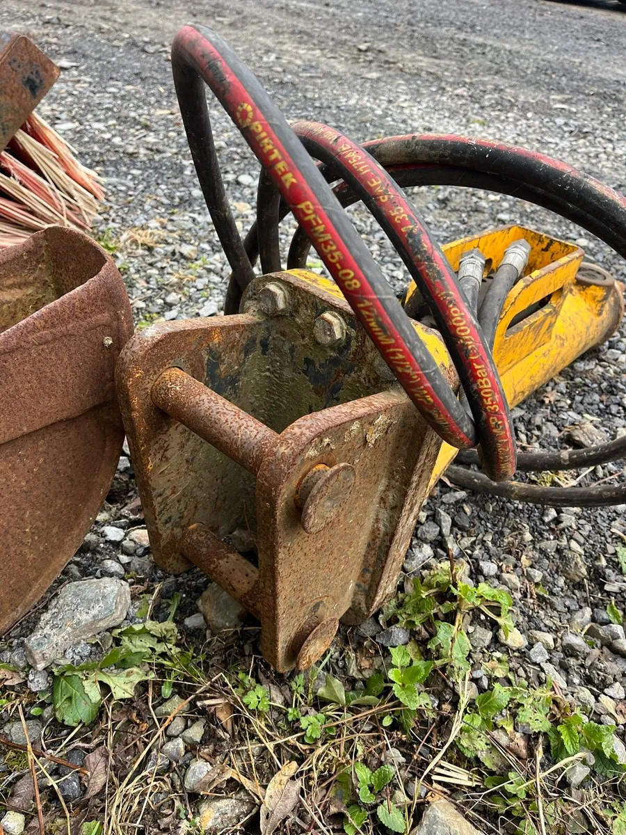 Arrowhead rock breaker 2-3 ton - Image 4