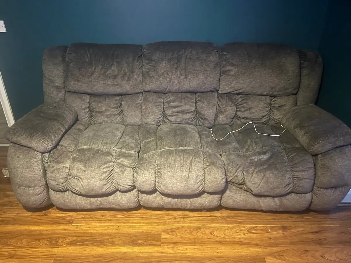 Couch 3 + 2 - Image 1