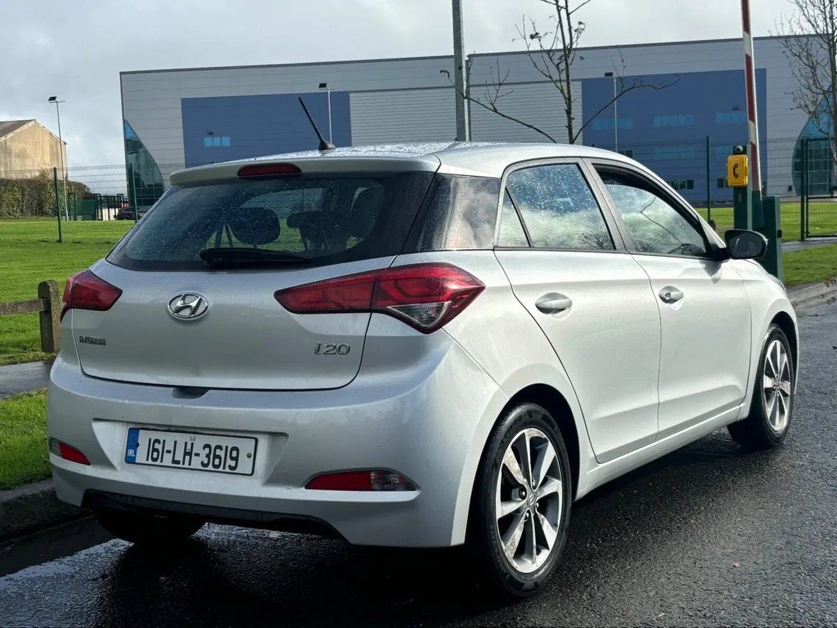 Hyundai i20 1.2 DELUXE 2016 *LOW KLMS* - Image 3