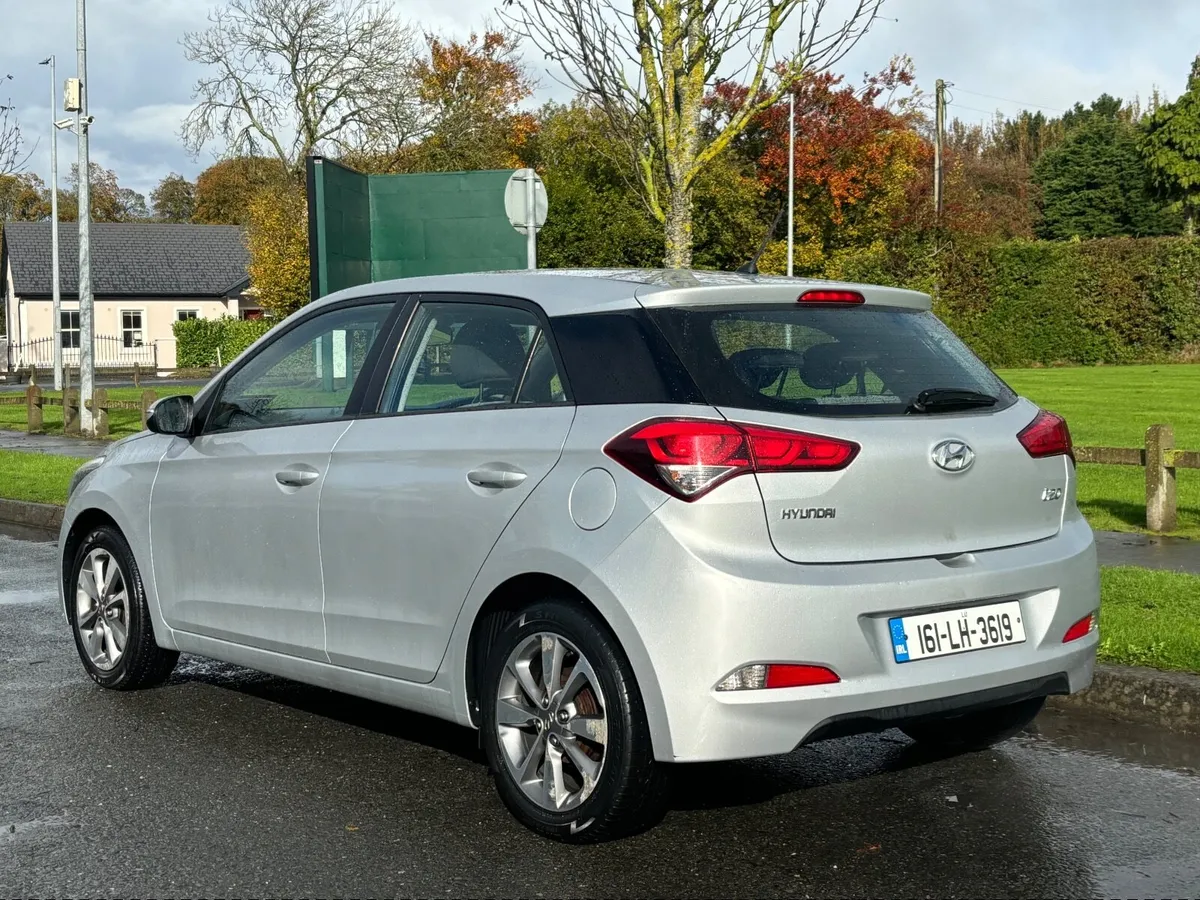 Hyundai i20 1.2 DELUXE 2016 *LOW KLMS* - Image 4