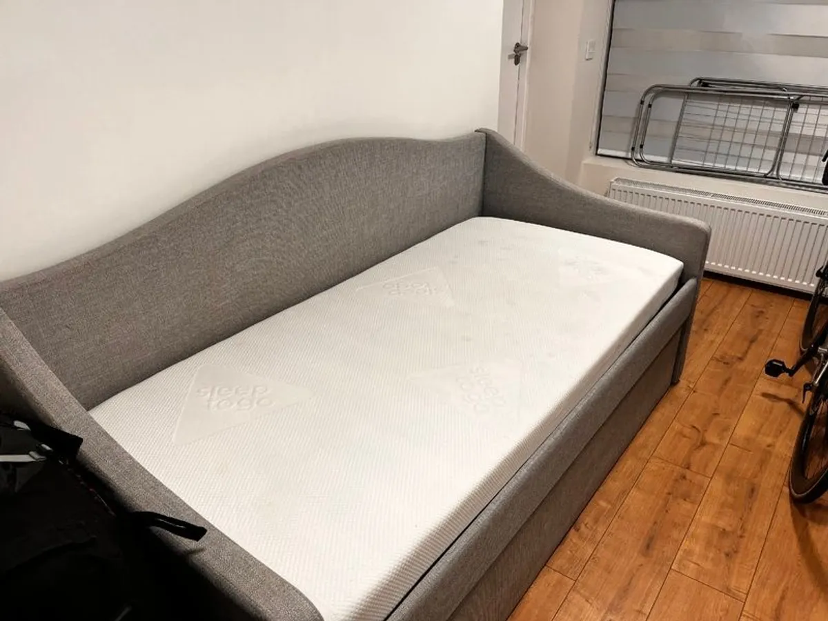 Single bed for sale - Image 1