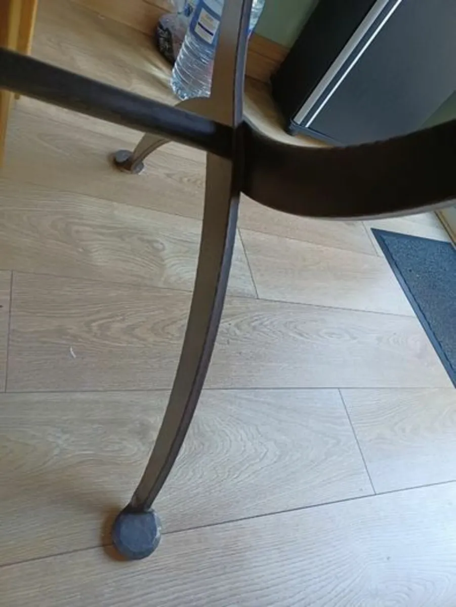 kitchen table - Image 4