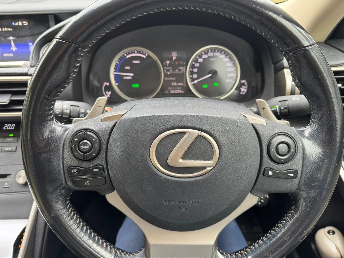 Lexus IS 2016 - Image 4