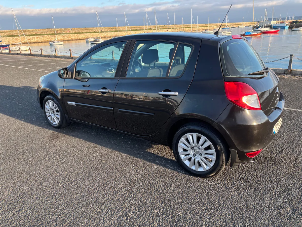 Renault Clio 2010 - Image 4
