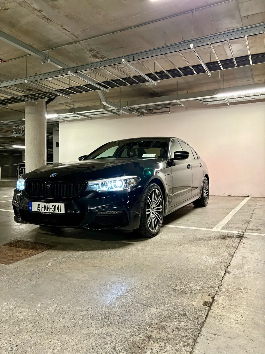 Very low Mileage BMW 530e Msport - Image 2