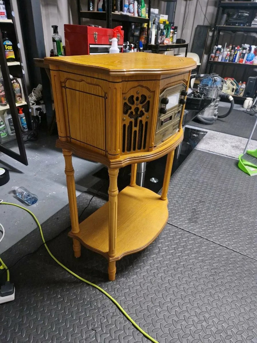 Antique Radio - Image 2