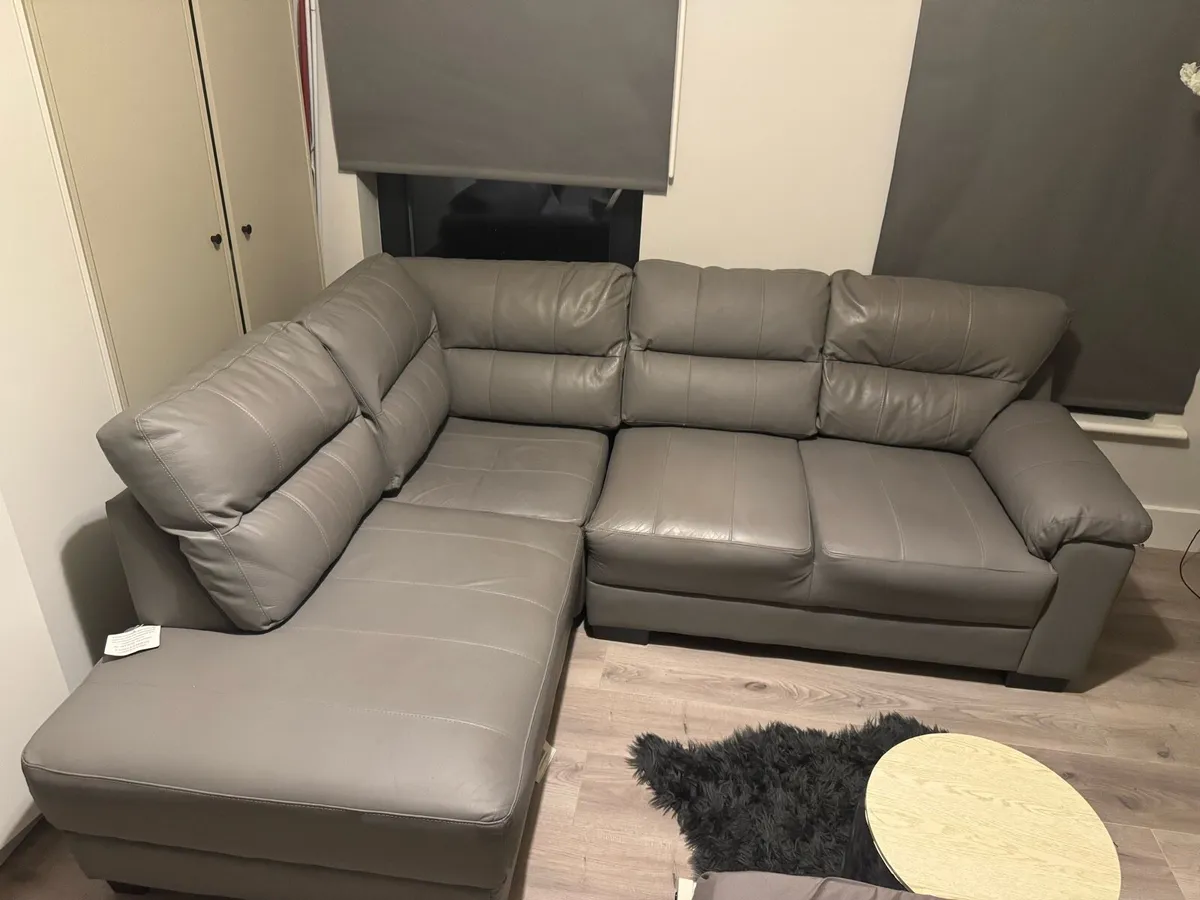 Grey leather corner sofa - Image 2