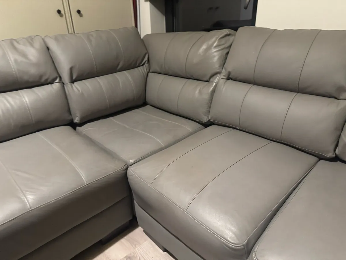 Grey leather corner sofa - Image 4