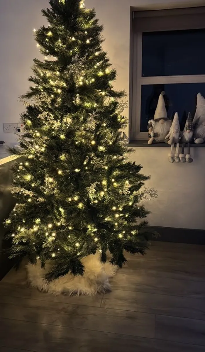 Green Christmas tree for sale - Image 1