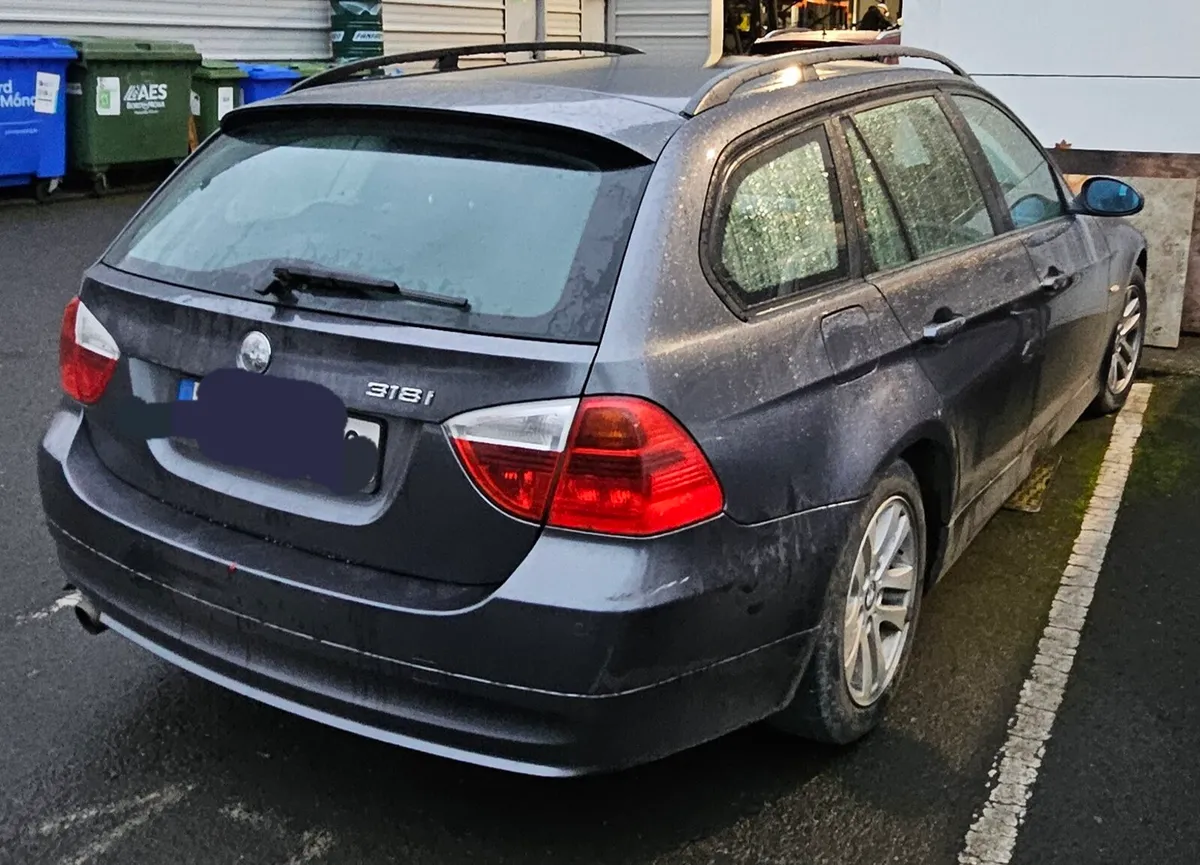Bmw 318I TOURING - Image 2